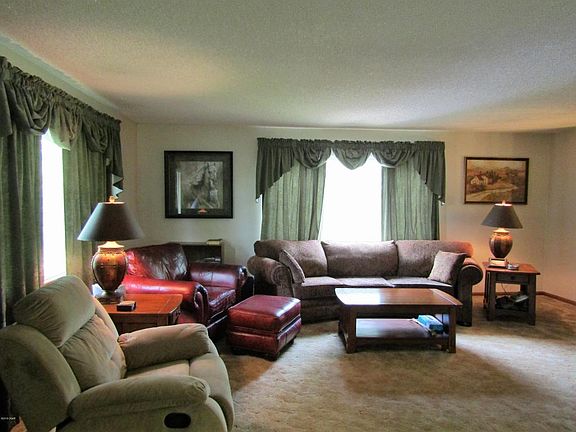 3rd image of 8204 SE Peach Ln