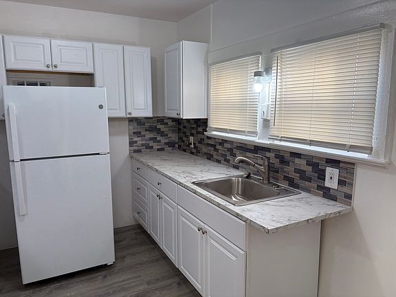 5th image of 324 N 2nd St