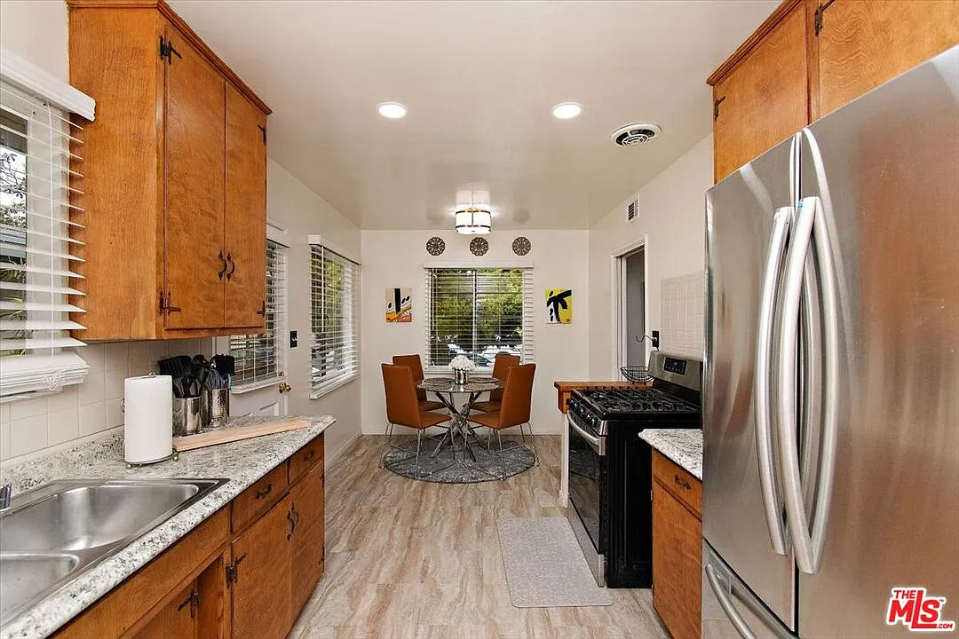 3 bed, 2.0 bath, 1650 sqft, $3,750 — Photo 4