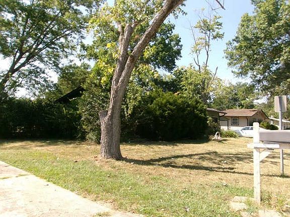 3rd image of 2271 Cessna Dr