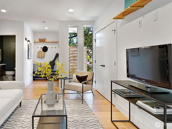 5th image of 527 B NE 89th Street