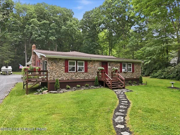 1646 Erie Ct, Effort, PA 18330