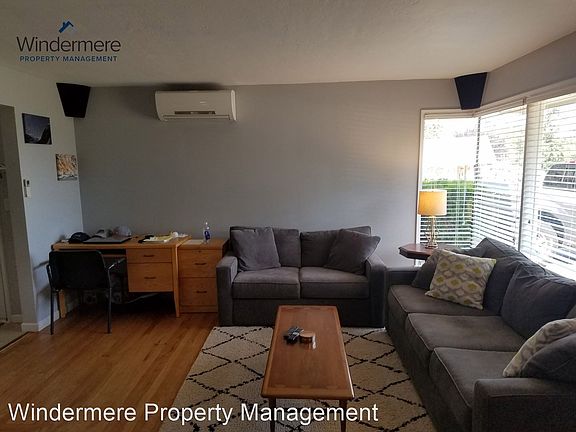 4th image of 2116 NE Sunrise Dr