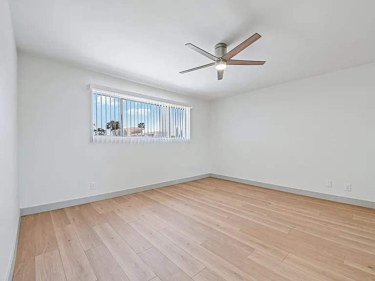 El Dorado - 1342 N. Fuller Avenue — Photo 10