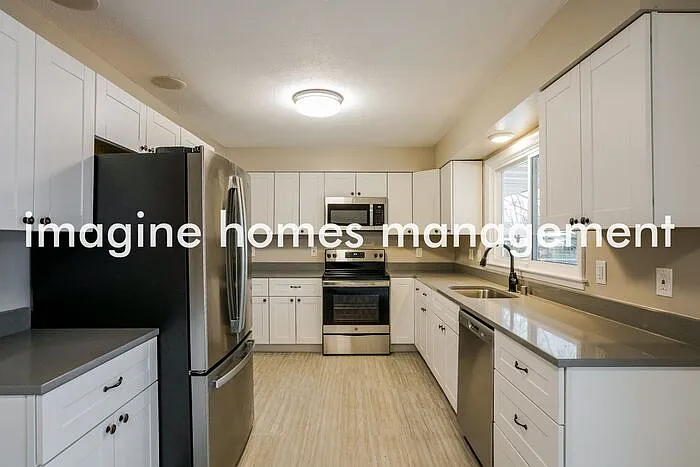 3 bed, 1.5 bath, 1800 sqft, $2,595 — Photo 4