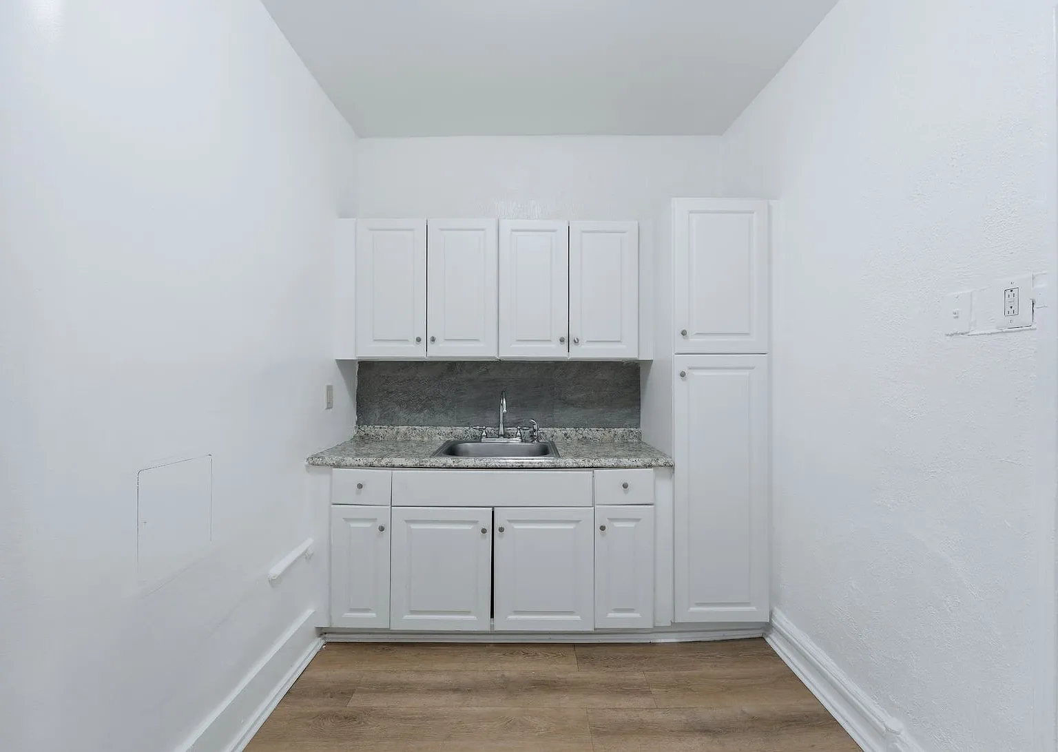 2 bed, 1200 sqft, $1,700 — Photo 2