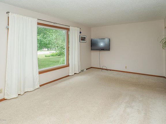 3017 Rose Drive-202