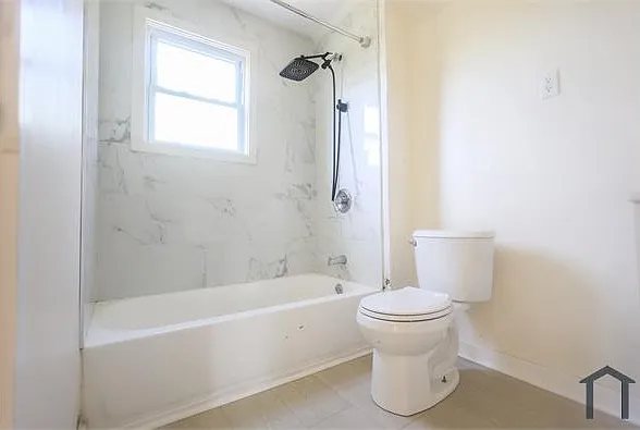 420 W 21st St — Photo 11