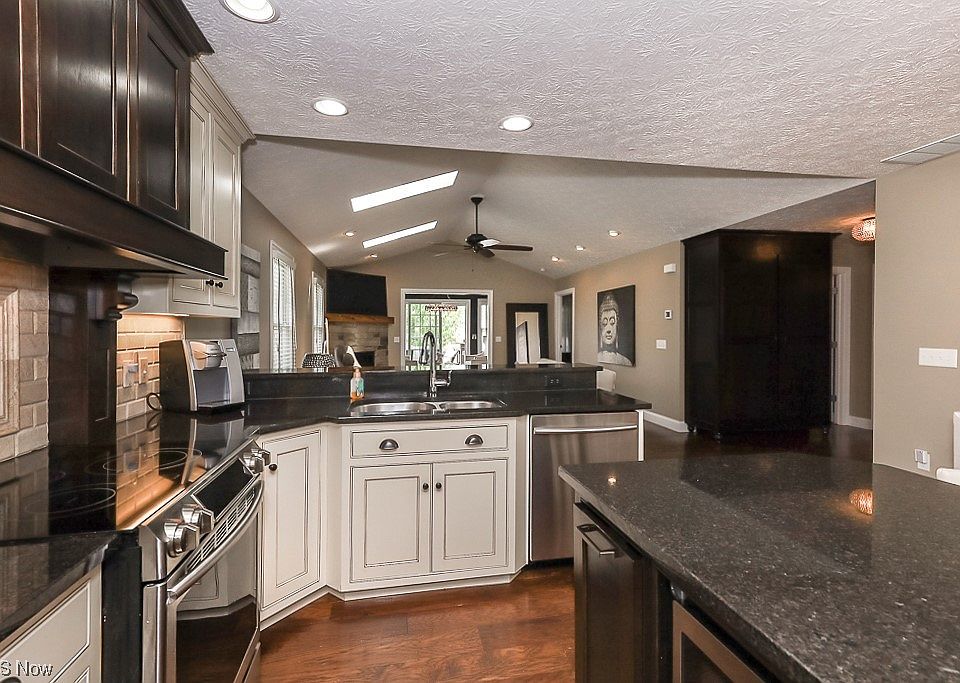 1147 Fox Run, Grafton, OH 44044 Zillow