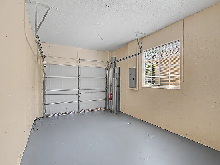 15339 SW 32nd Ter — Photo 23