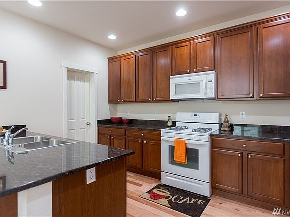 4th image of 1206 51st St NE