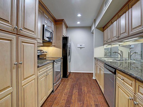 4th image of 2223 W Alabama St #12