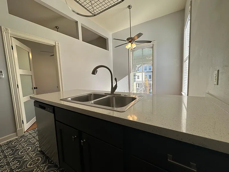 904 Scott St #5 — Photo 12