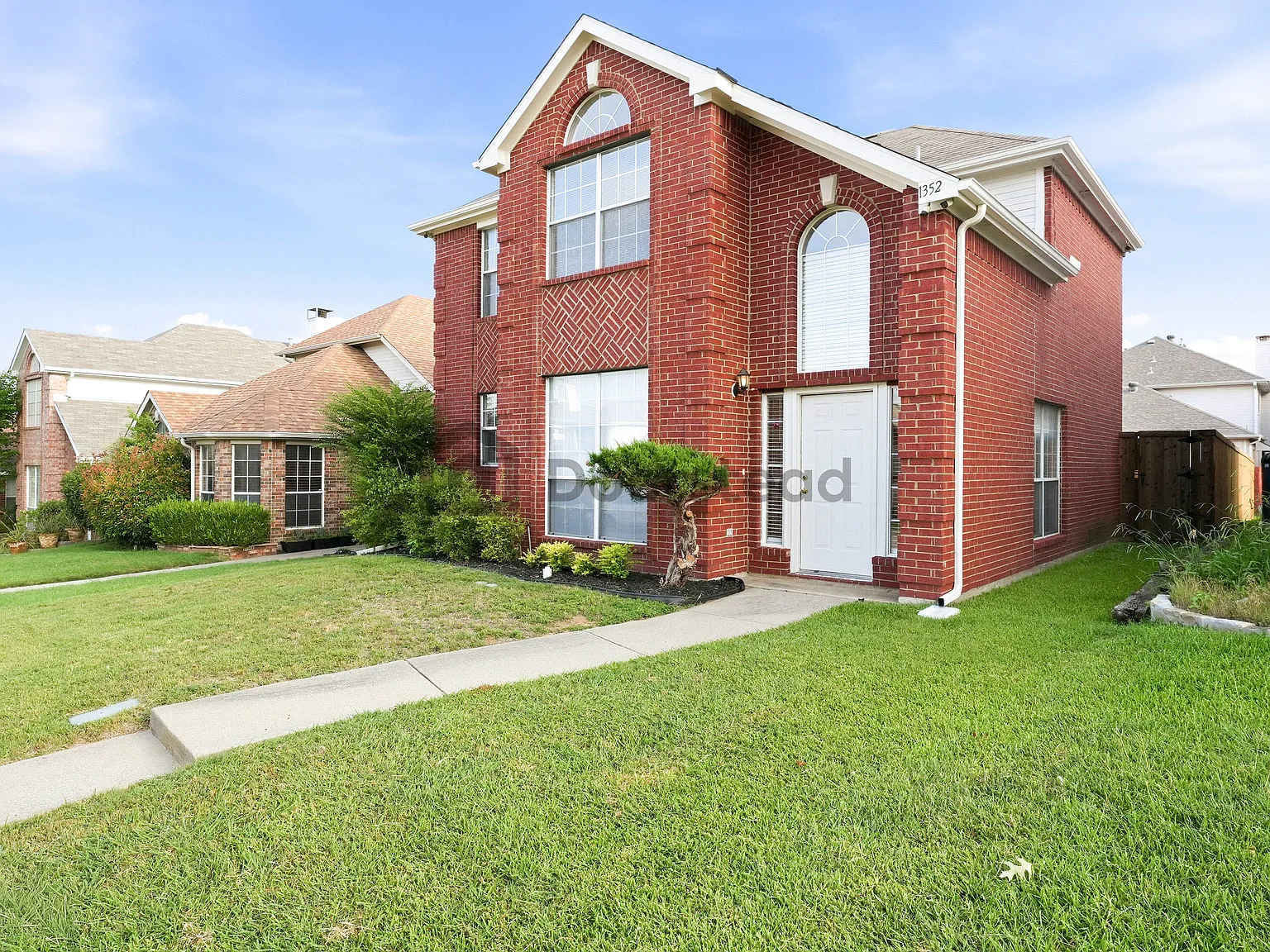 4 bed, 2.5 bath, 2099 sqft, $2,850 — Photo 4