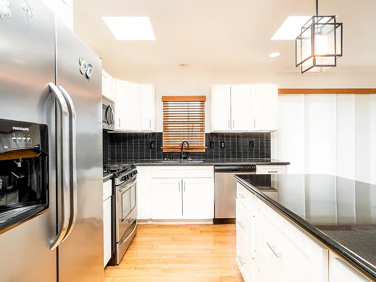 219 Crest Ave #2 — Photo 4