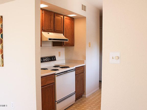 3rd image of 5871 N Calle De Las Lomitas