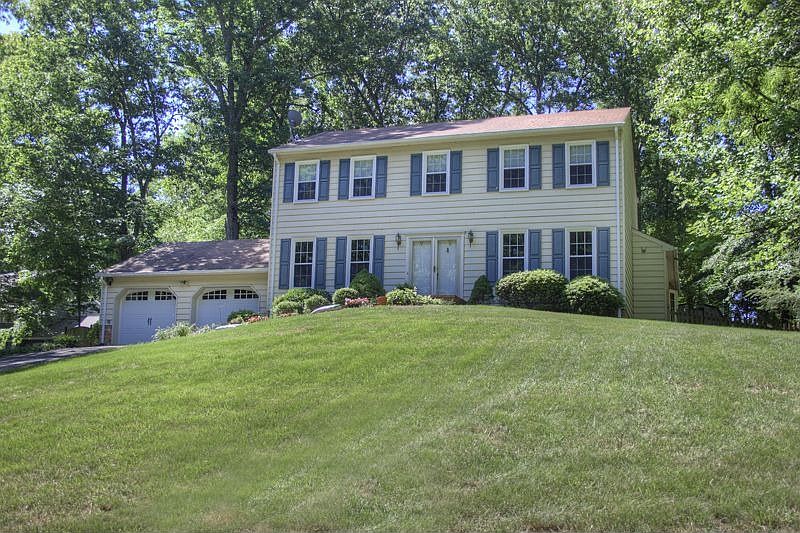 1st image of 92 Enfield Dr