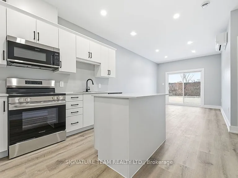78 Queen St #204 — Photo 18