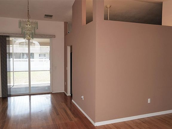 4th image of 5582 Wilde Oak Way