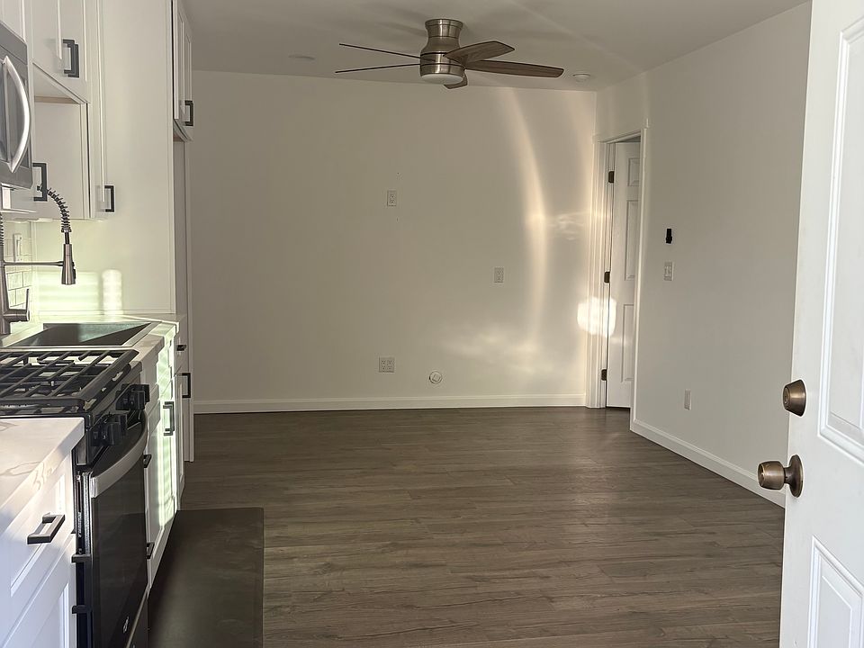 View of the kitchen and living room from the entrance