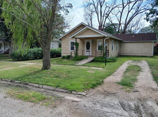 215 S Reno Ave, Burrton, KS 67020