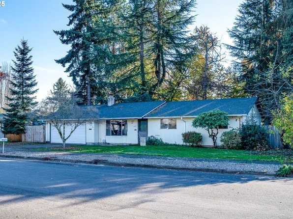 208 NW 24th St, McMinnville, OR 97128