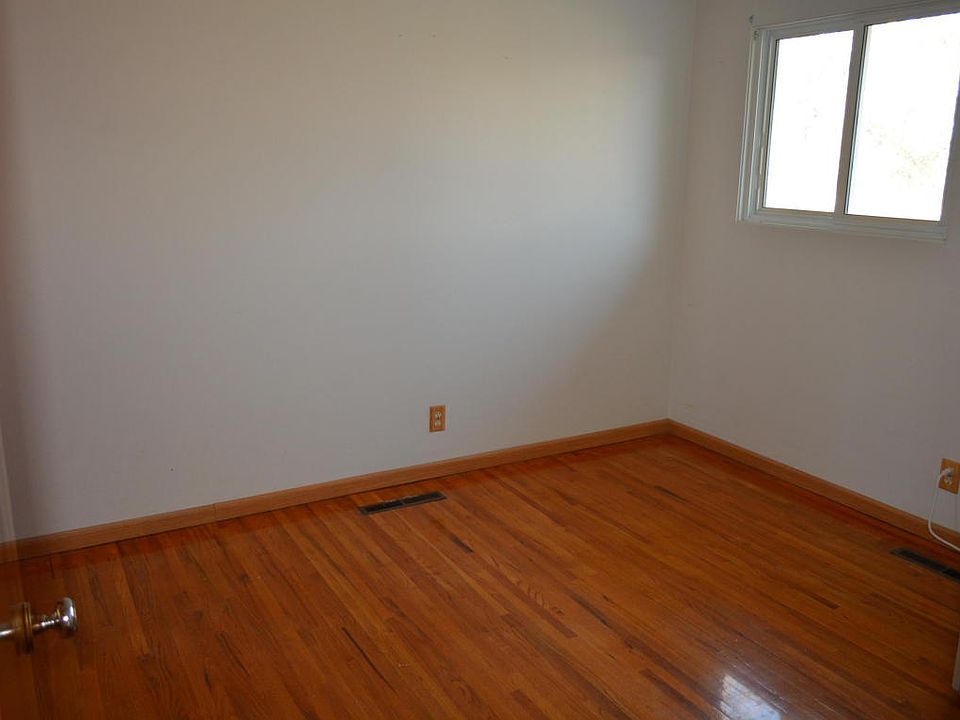 2nd image of 58 Beaver Creek Blvd