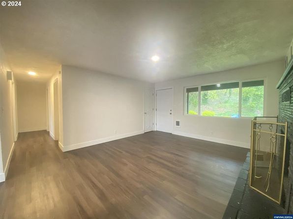 salem-oregon-48511426 picture