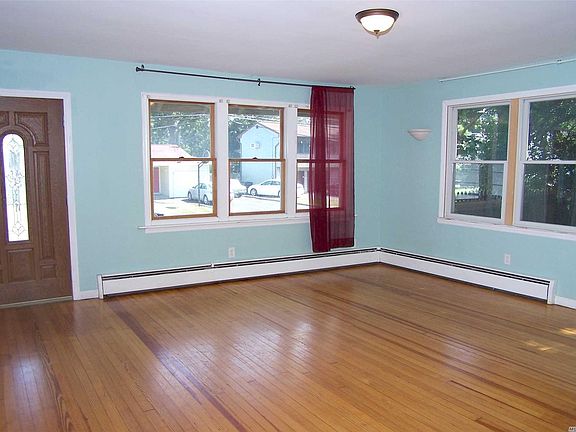 2nd image of 2872 Locust Ave
