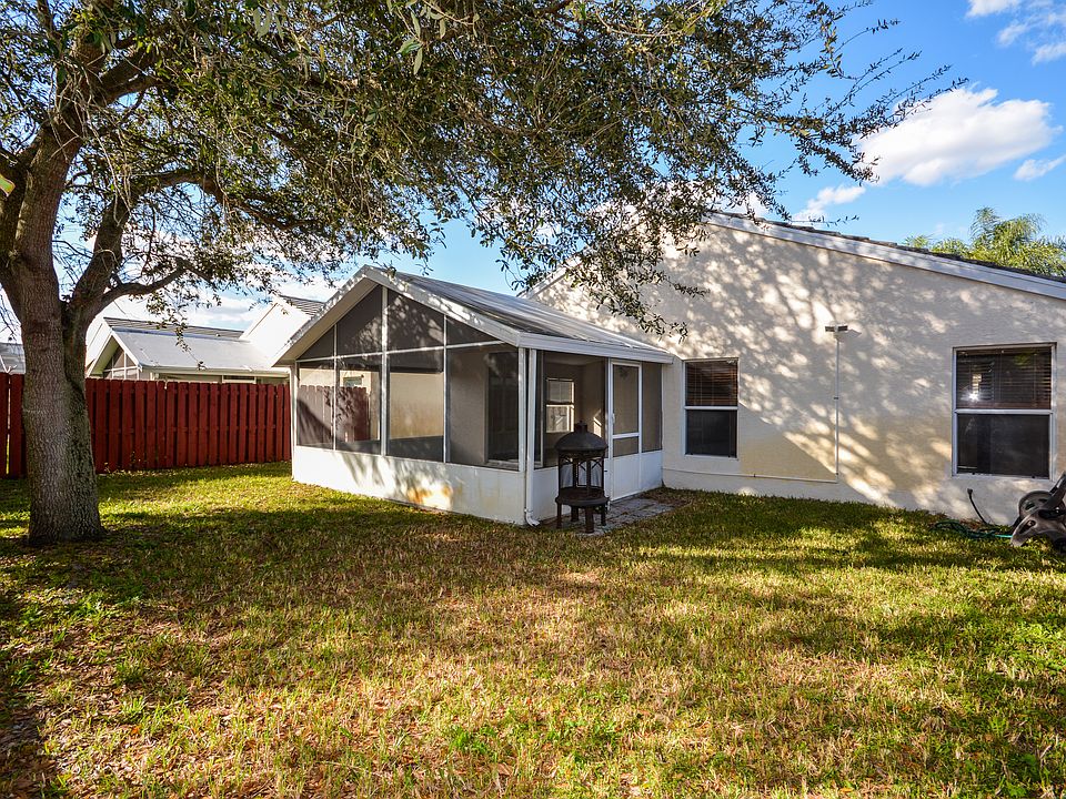1st image of 3538 SW Coco Palm Dr