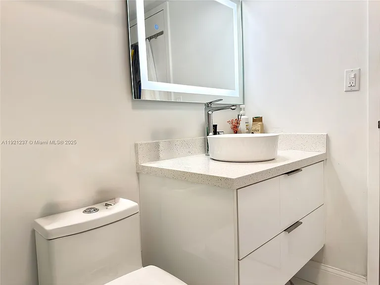 3140 S Ocean Dr #512 — Photo 39