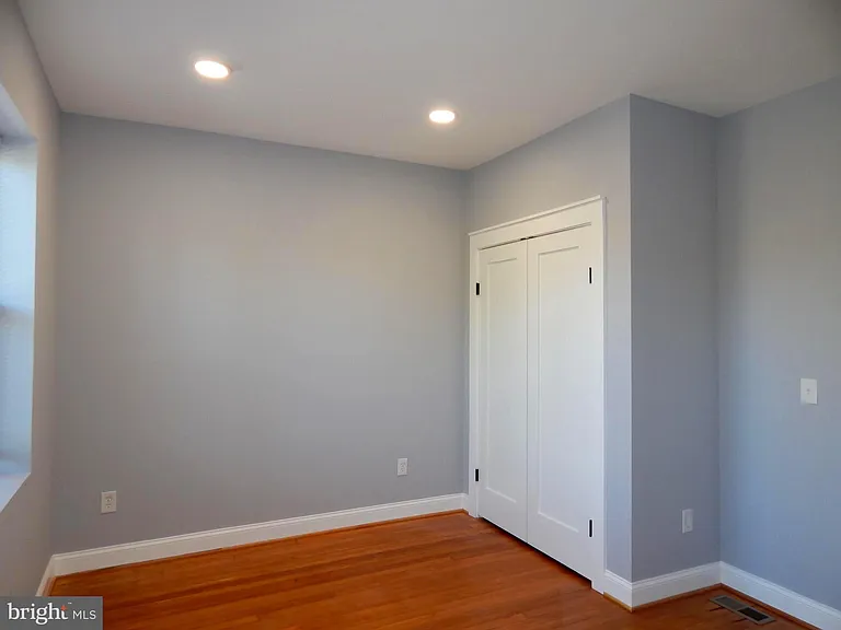 301 Cornwall St — Photo 7