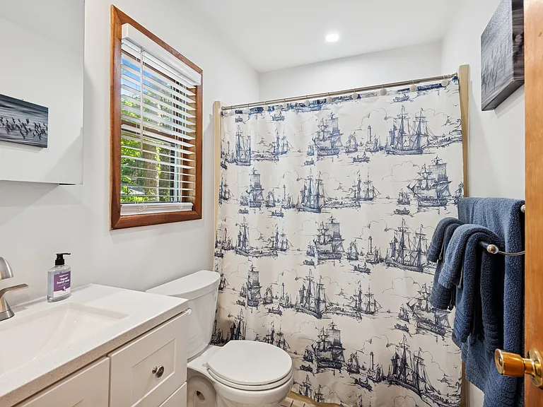 151 Kings Point Rd — Photo 14