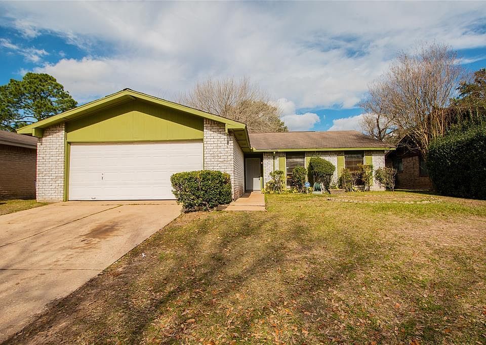 1st image of 5638 Hickory Forest Dr
