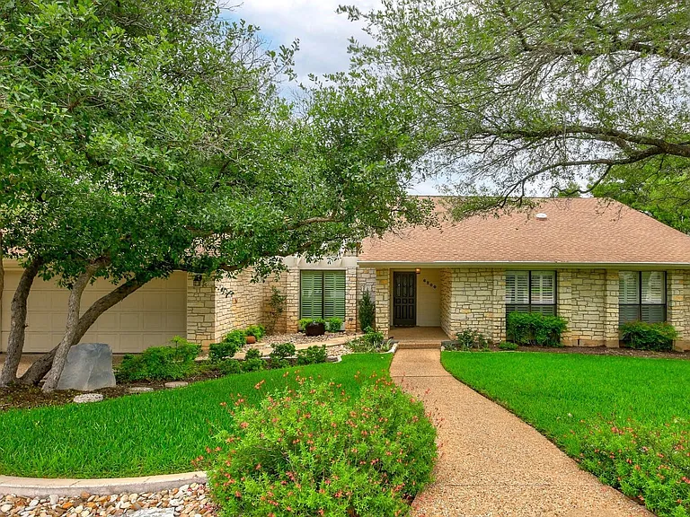 6200 Rain Creek Pkwy — Photo 1