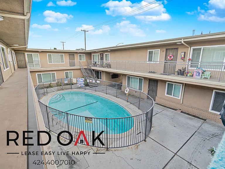 111 W Del Amo Blvd #6 — Photo 5