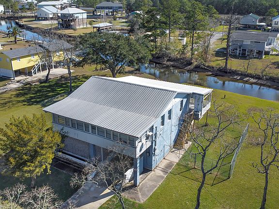 3rd image of 10210 Bayou View Dr