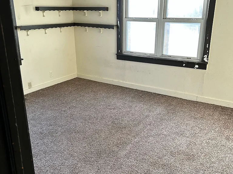 205 Driftwood Ln — Photo 8
