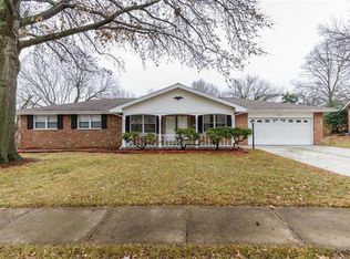14 Dana Dr, Florissant, MO 63033