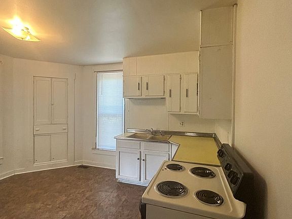 5th image of 103 E Washington St #B