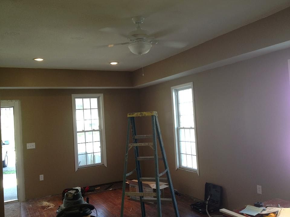 1st image of 518 E 5th St