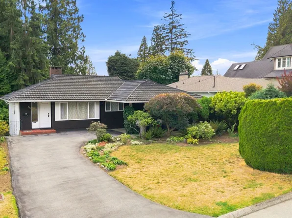 535 Ailsa Ave, Pt Moody, BC V3H 1A5