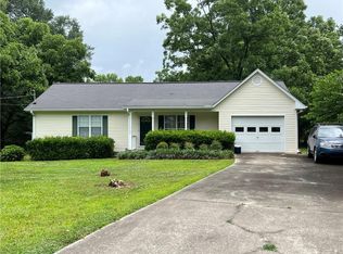 4418 McBrayer Rd, Flowery Branch, GA 30542