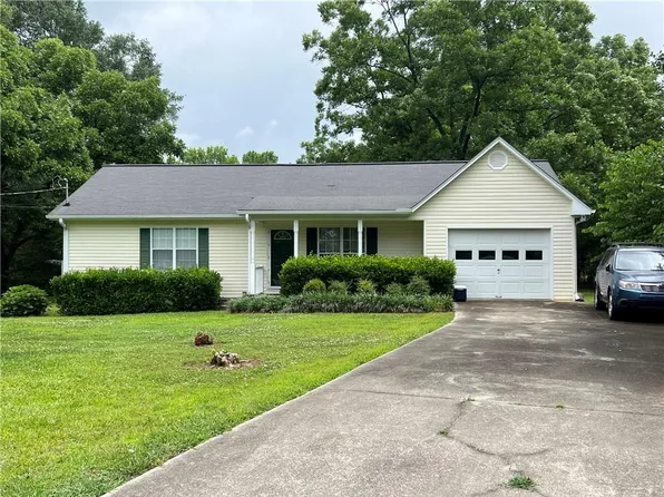 4418 McBrayer Rd, Flowery Branch, GA 30542