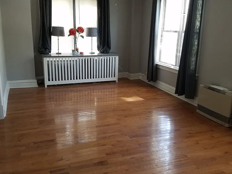 4501 Maryland — Photo 13