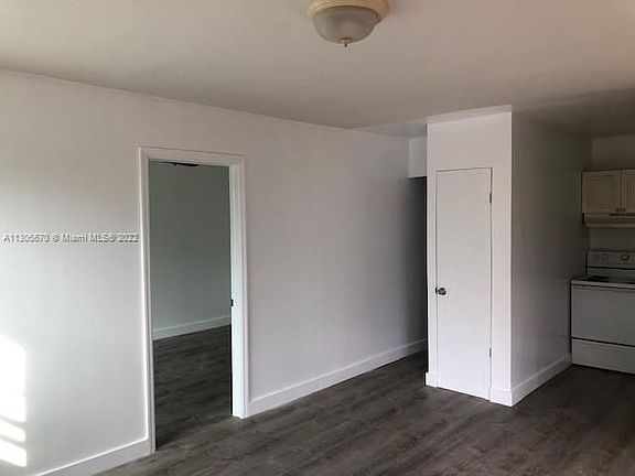 3rd image of 2972 NW 15th St #4