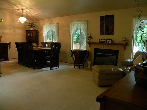 4th image of 9248 Oneida Cir NW