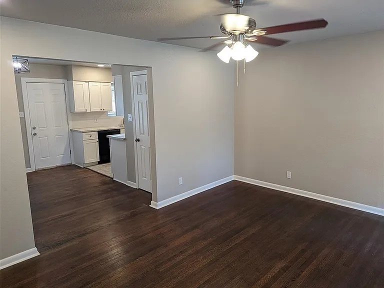 5622 Elmlawn Dr — Photo 6
