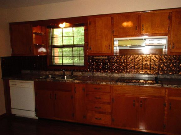 5th image of 1135 E Lakeshore Dr
