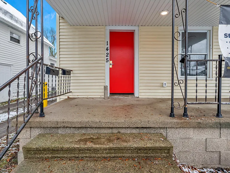 1425 Knollwood Ave #UP — Photo 11
